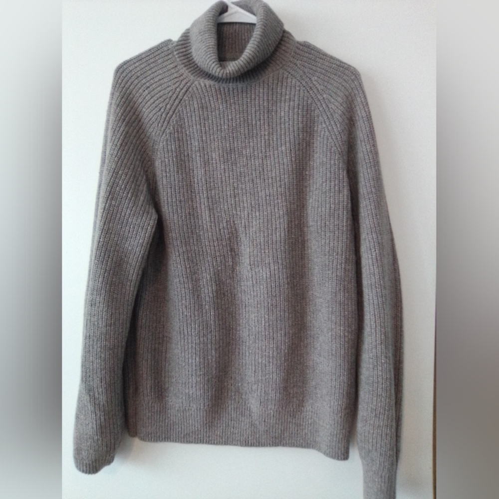 GAP Men's Turtleneck Sweater in Gray